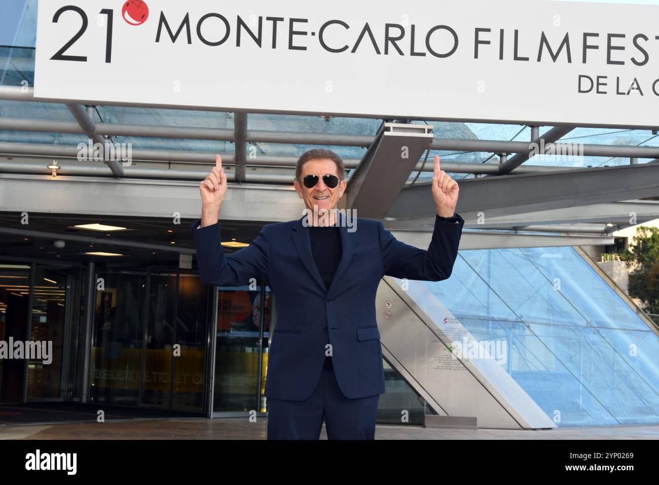 Monaco, Monaco. 27 novembre 2024. Ezio Greggio participe à la photocall du 21ème Festival de la Comédie de Monte-Carlo au Grimaldi Forum à Monaco. Crédit : SOPA images Limited/Alamy Live News Banque D'Images