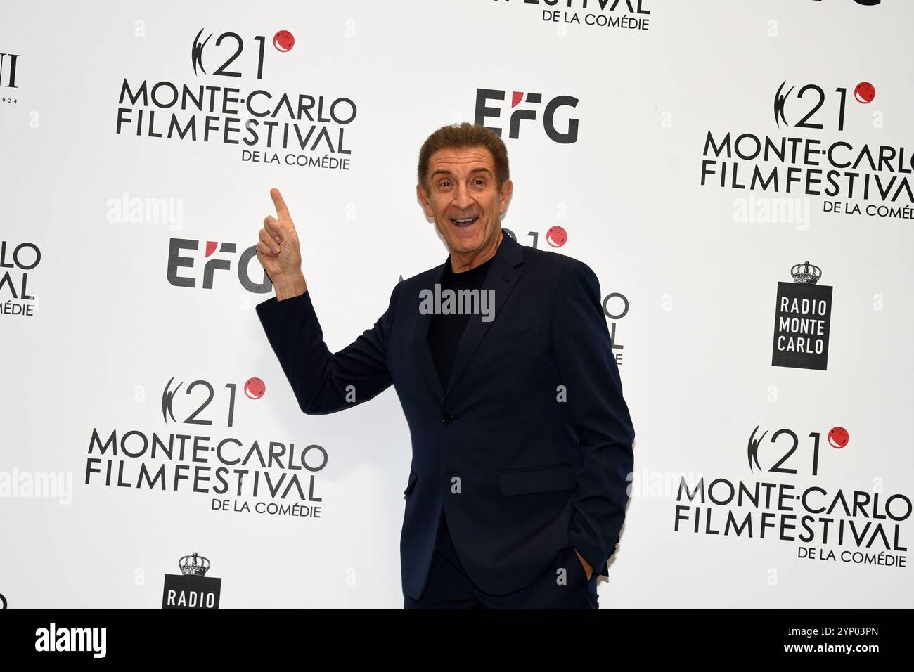 Monaco, Monaco. 27 novembre 2024. Ezio Greggio participe à la photocall du 21ème Festival de la Comédie de Monte-Carlo au Grimaldi Forum à Monaco. (Photo de Luigi Iorio/SOPA images/Sipa USA) crédit : Sipa USA/Alamy Live News Banque D'Images