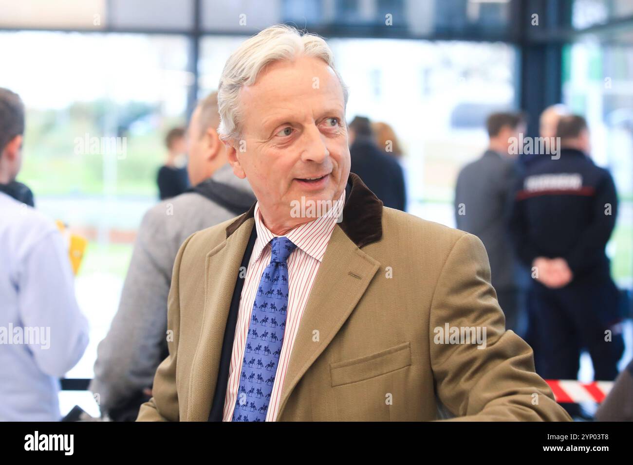 Eröffnung des Childhood-Hauses mit Königin Silvia Homburg, 26.11..2024 Dr Oskar Prinz von Preußen BEI der Eröffnung des Childhood-Hauses in Homburg/Sarre Allemagne *** ouverture de la Maison de l'enfance avec la reine Silvia Homburg, 26 11 2024 Dr Oskar Prince de Prusse à l'ouverture de la Maison de l'enfance à Homburg Sarre Allemagne Copyright : xPictureteamx Banque D'Images