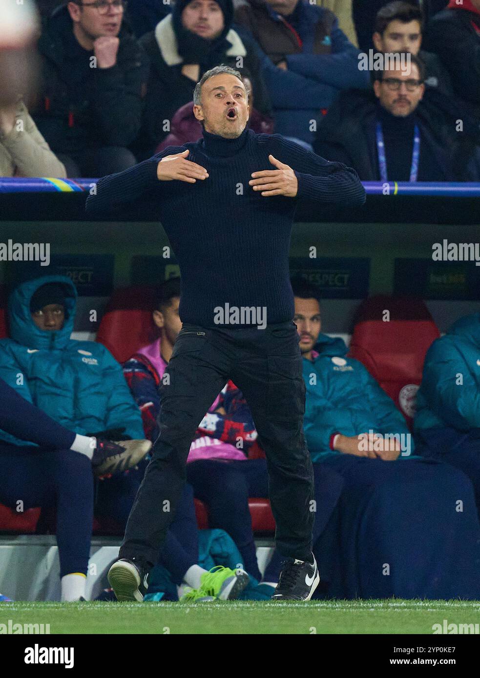 Luis Enrique, entraîneur du PSG , manager de l'équipe, dans la phase MD5 match FC BAYERN MUENCHEN - PARIS SG 1-0 de football UEFA Champions League dans la saison 2024/2025 à Munich, 26 novembre 2024 , FCB, 5. Spieltag, München photographe : Peter Schatz Banque D'Images