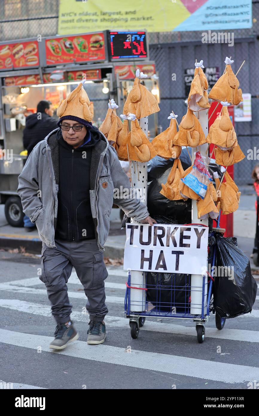 NEW YORK, NEW YORK - NOVEMBRE 27 : le maire de New York, Eric Adams, informe les New-Yorkais sur la sécurité du défilé du jour de Thanksgiving aux côtés de la commissaire du NYPD, Jessica Tisch, et d'autres responsables de l'administration à West 77th Street et Columbus Avenue, le mercredi 27 novembre 2024. L'exposé a décrit les mesures de sécurité visant à assurer un défilé sûr et agréable pour tous. (Photo : Giada Papini Rampelotto/EuropaNewswire) Banque D'Images