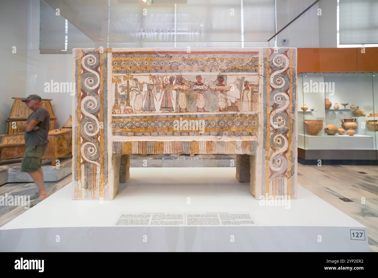 Musée Iraklio, vue du sarcophage minoen richement illustré Hagia Triada datant de 1370-1300 av. J.-C., Musée archéologique d'Héraklion, Crète Banque D'Images
