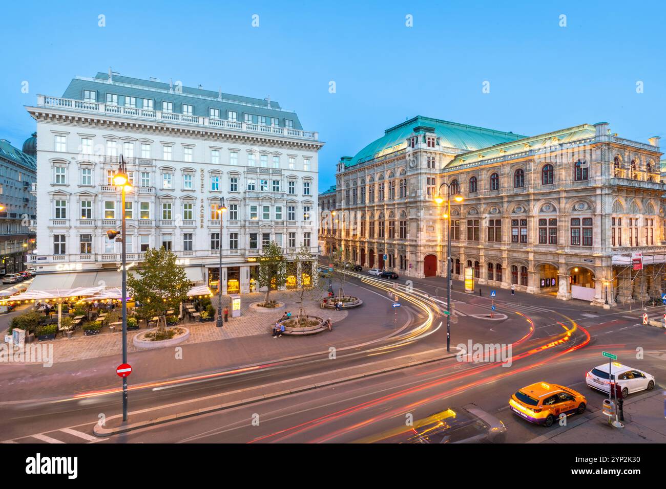 Opéra national de Vienne, site du patrimoine mondial de l'UNESCO, Hotel Sacher, Albertinaplatz, Vienne, Autriche, Europe Banque D'Images