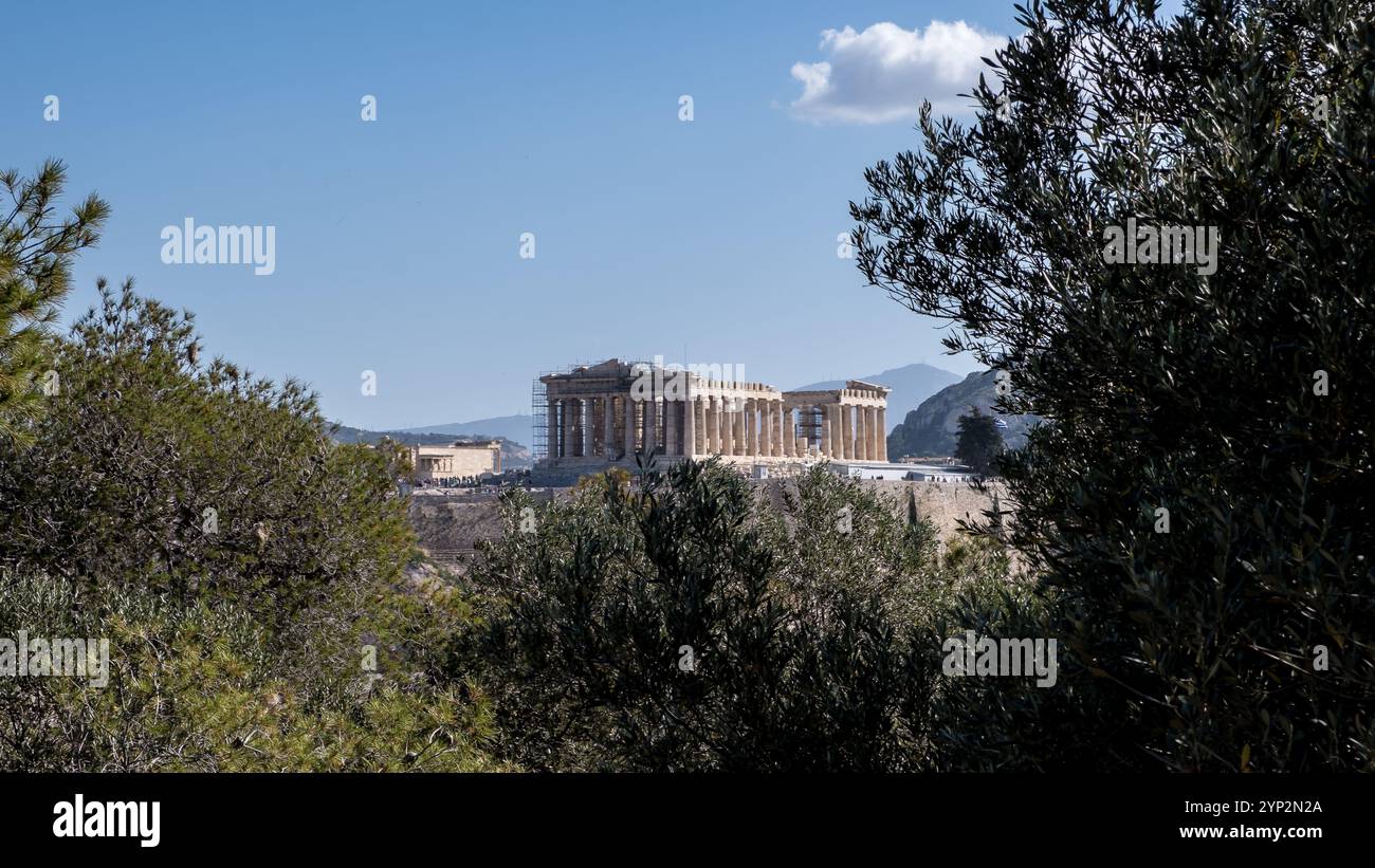 Vue de l'Acropole d'Athènes, site du patrimoine mondial de l'UNESCO, depuis la colline de Mouseion, située au sud-ouest, Athènes, Grèce, Europe Banque D'Images