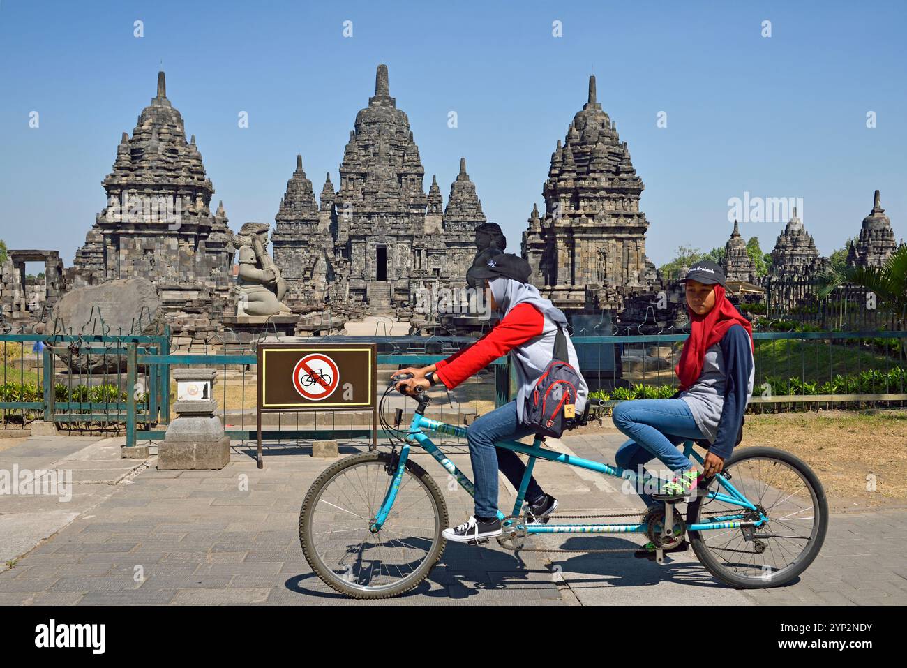 Balade touristique à vélo, complexe du temple de Sewu, temple ...