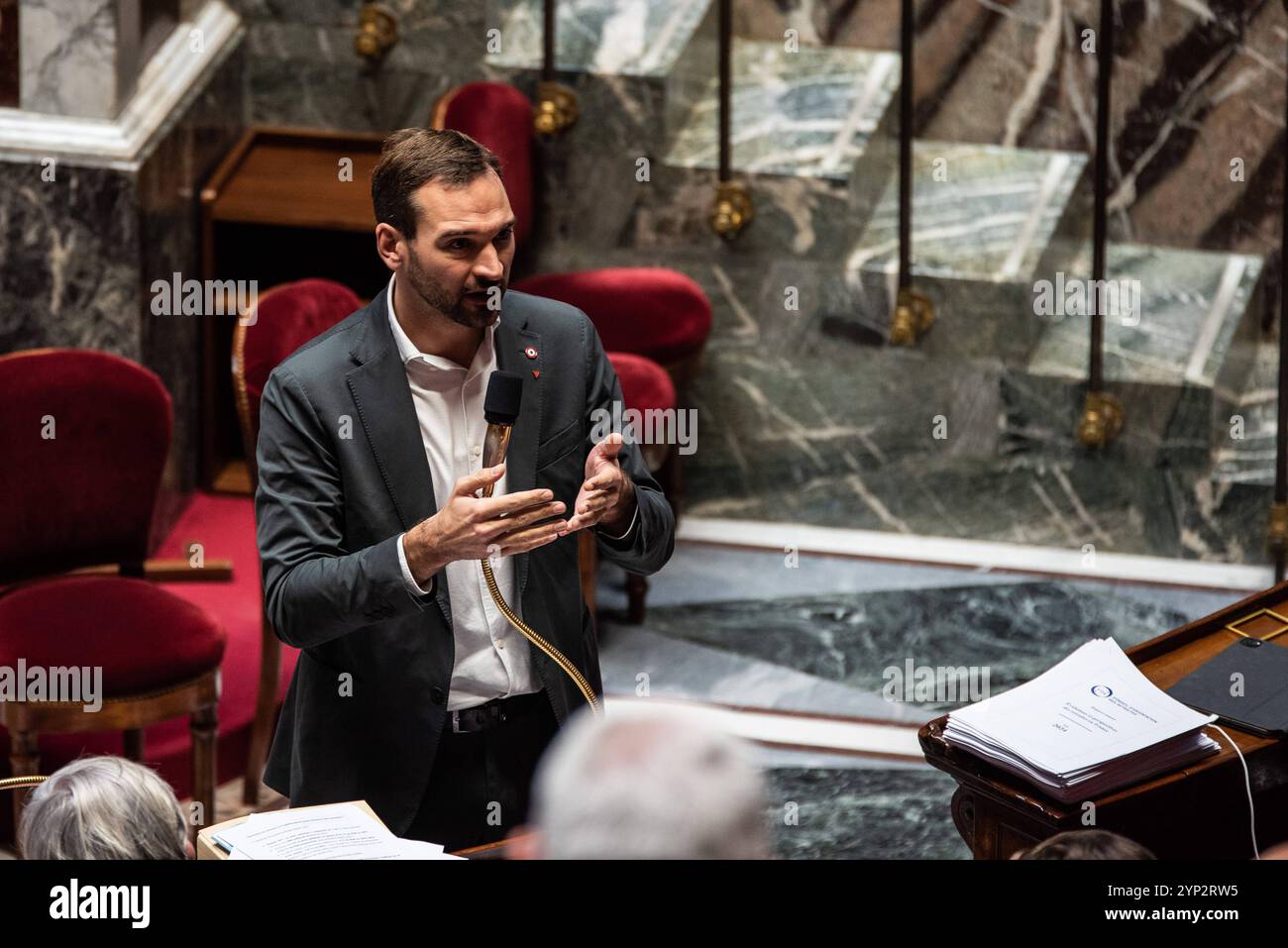 FRANCE-POLITIQUE-GOUVERNEMENT-PARLEMENT Ugo Bernalicis, député de la France Insoumise, au parlement lors du débat sur l'abrogation de la réforme des retraites. À Paris, le 28 novembre 2024. PARIS ILE-DE-FRANCE FRANCE COPYRIGHT : XANDREAXSAVORANIXNERIX FRANCE-POLITICS-GOVERNMENT-PARLI ASAVORANINERI-9 Banque D'Images