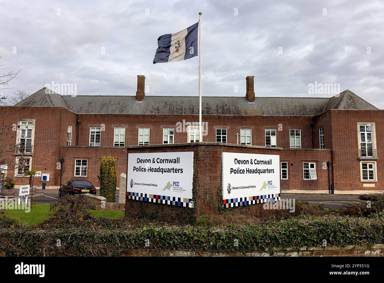 Paignton, Royaume-Uni. 28 novembre 2024.vue générale du quartier général de la police du devon et des Cornwall, Middlemoor, Exeter, devon, Royaume-Uni. Le gendarme en chef par intérim Jim Colwell a été suspendu pour des violations présumées des normes professionnelles, y compris des messages personnels présumés sur son téléphone mobile au travail. Alison Hernandez, commissaire à la criminalité pour le Devon et les Cornouailles, a déclaré que la question avait été transmise au Bureau indépendant pour la conduite de la police (PIPOL). Le FIPOL a confirmé qu'il enquêterait sur les allégations et que le commissaire annoncera les arrangements intérimaires en temps voulu. Le chef de la police du Devon Banque D'Images