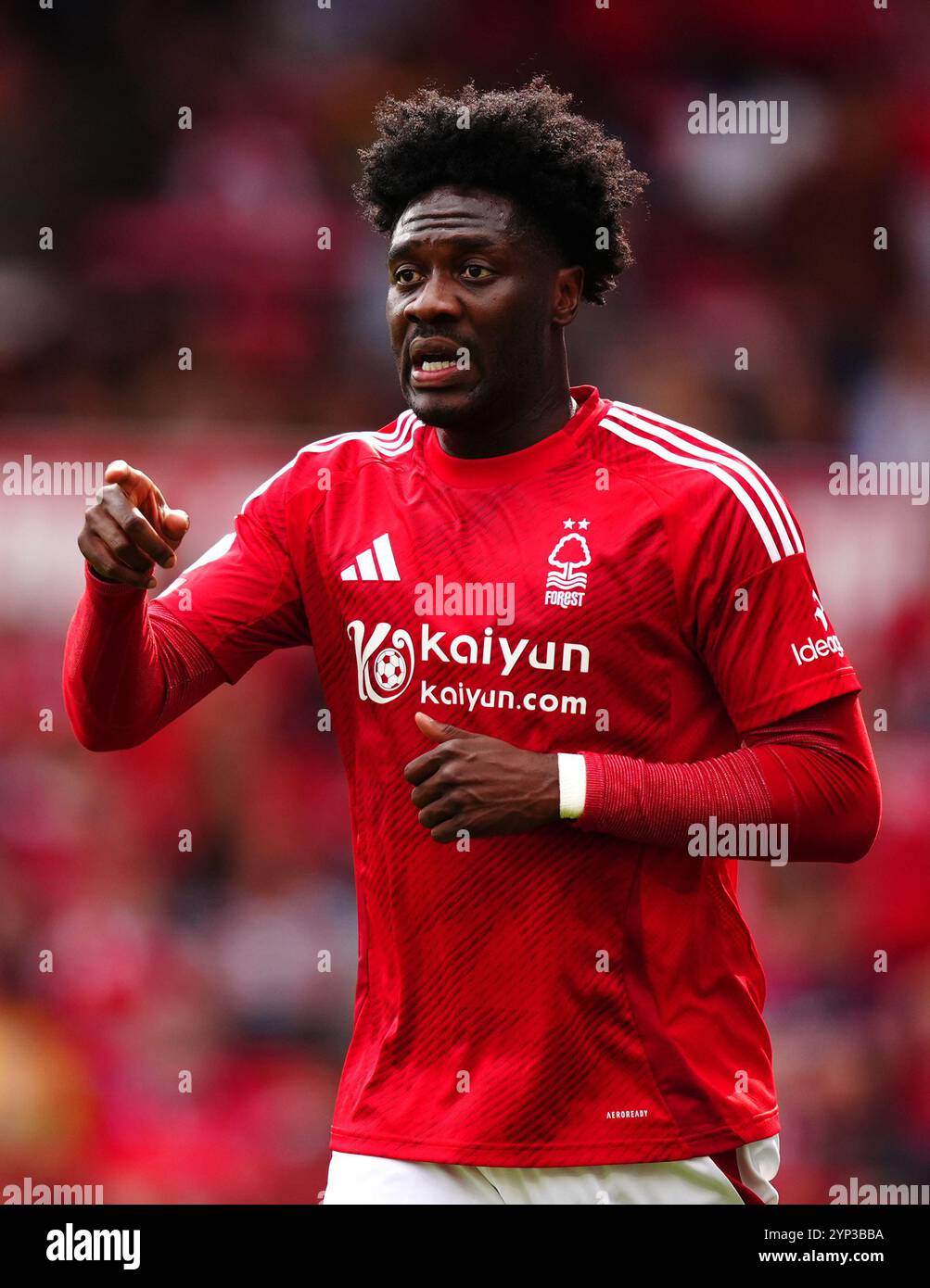 Photo du dossier datée du 17-08-2024 de Ola Aina de Nottingham Forest. Nuno Espirito Santo, entraîneur-chef de Nottingham Forest, est optimiste quant au fait que le défenseur Ola Aina signera un nouveau contrat avec le club. Date d'émission : jeudi 28 novembre 2024. Banque D'Images