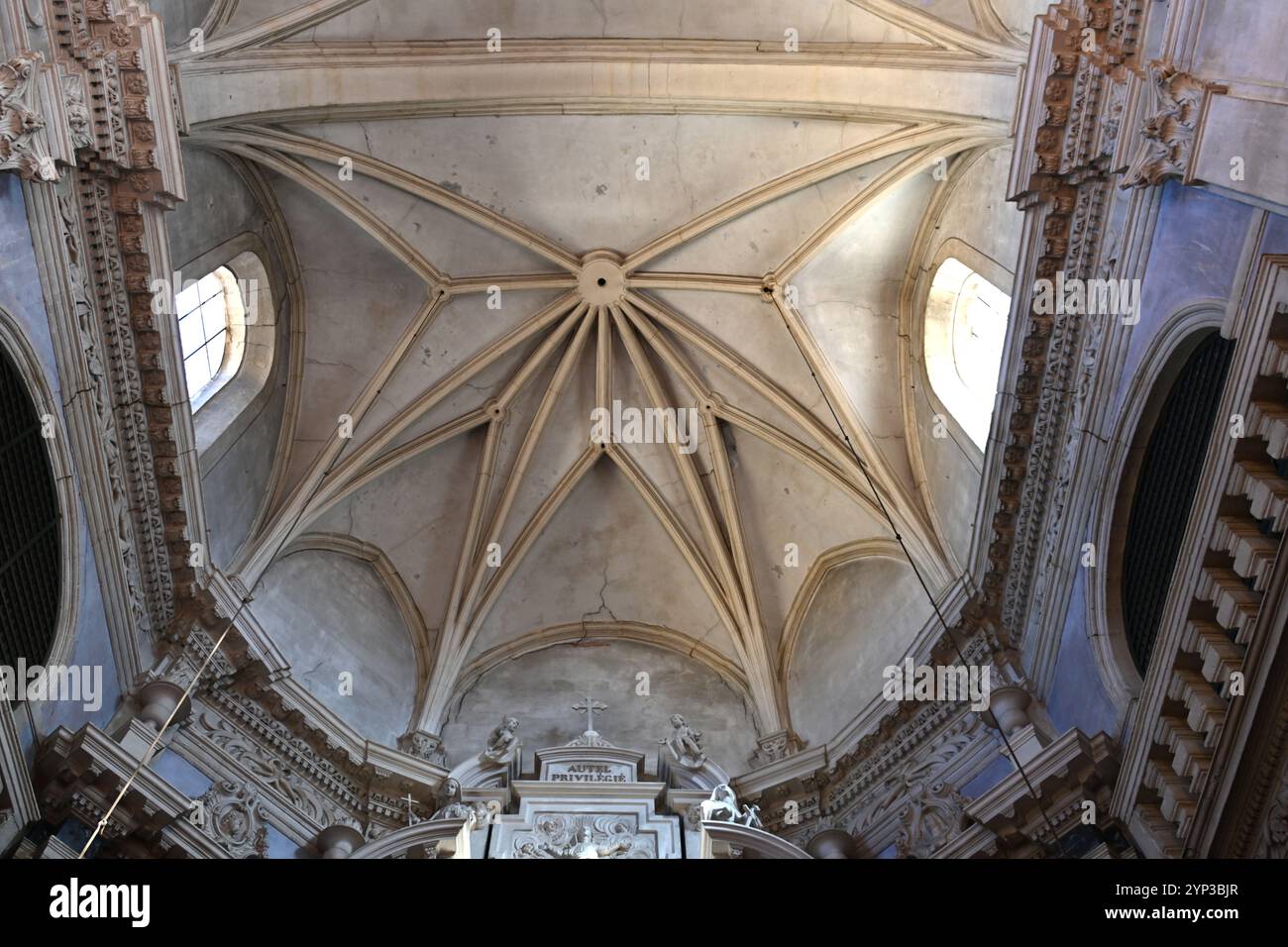 Plafond gothique ou nervure de pierre à l'intérieur de la Chapelle ou Chapelle de la Visitation (1647-1652) Aix-en-Provence Provence France Banque D'Images