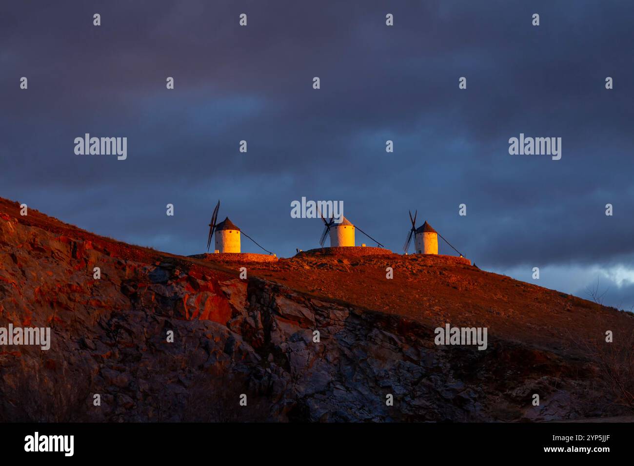 Consuegra, Château, Moulins à vent, province de Tolède, route de Don Quichotte, Castille-la Manche, Espagne Banque D'Images