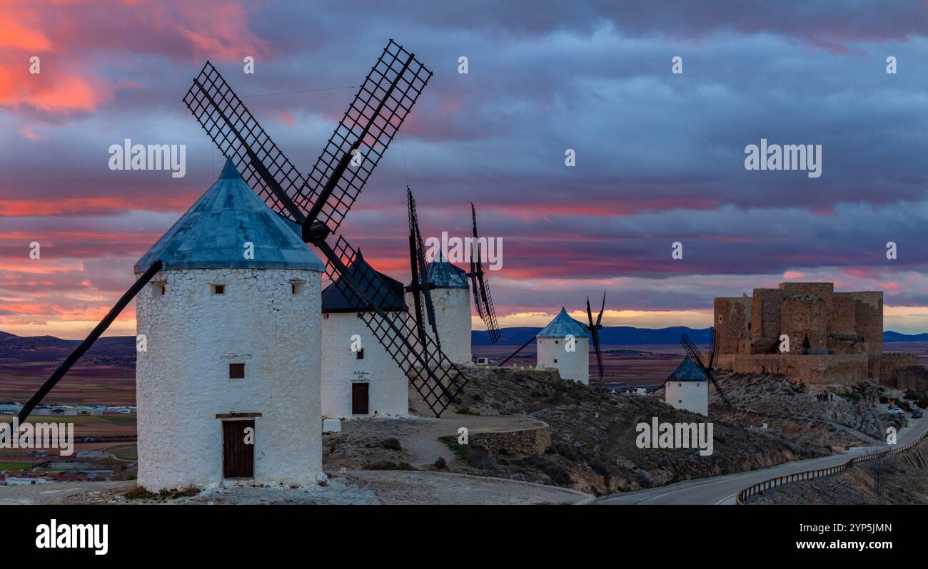 Consuegra, Château, Moulins à vent, province de Tolède, route de Don Quichotte, Castille-la Manche, Espagne Banque D'Images