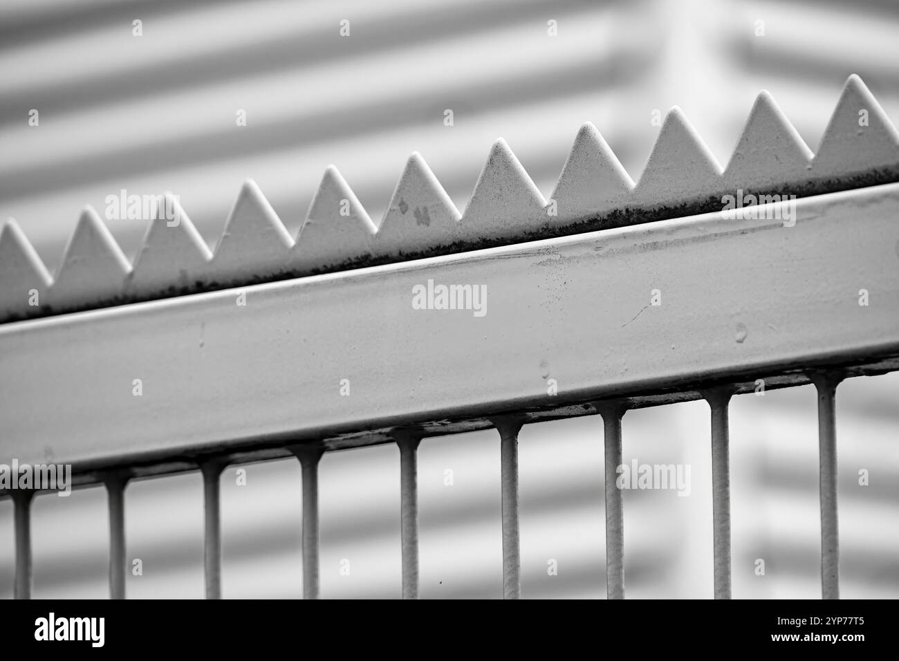 Détails d'une clôture métallique avec des pointes Banque D'Images