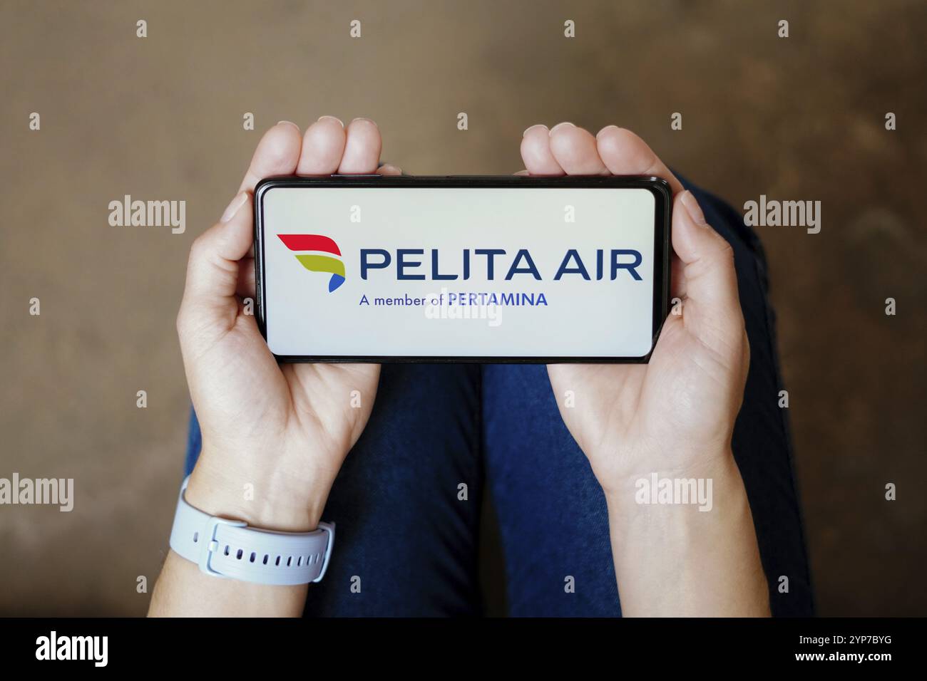 Dans cette illustration photo, le logo Pelita Air vu affiché sur un smartphone Banque D'Images