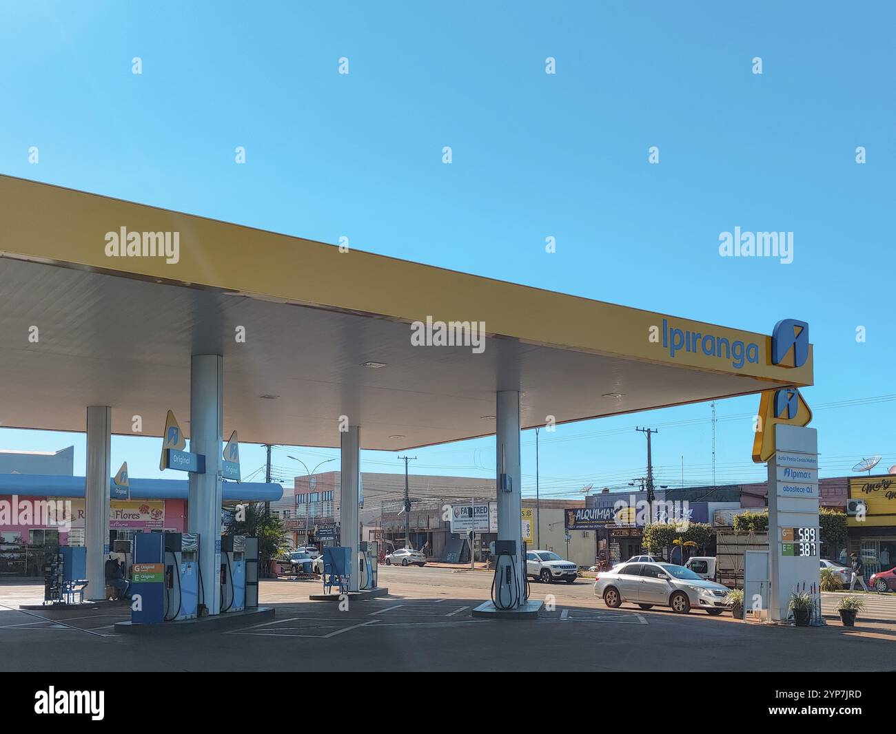 Les prix de l'essence et du diesel devraient augmenter, selon les estimations du marché, pour compenser la mesure provisoire imposée par le gouvernement Banque D'Images