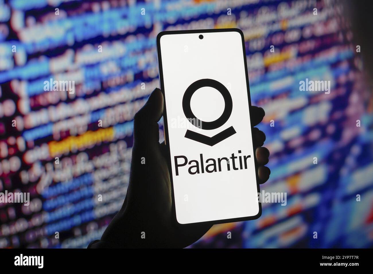 Dans cette illustration photo, le logo Palantir technologies est affiché sur l'écran d'un smartphone Banque D'Images