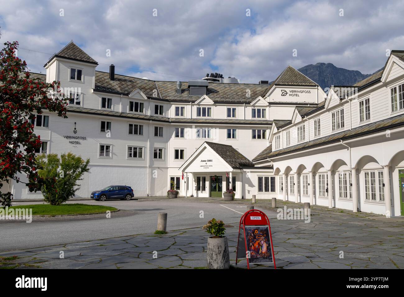 Eidfjord Norvège, Eidfjord village en Norvège et l'hôtel Voringfoss qui offre des chambres avec vue sur le fjord, Norvège, Europe, 2024, anciennement le Quality Hotel Banque D'Images