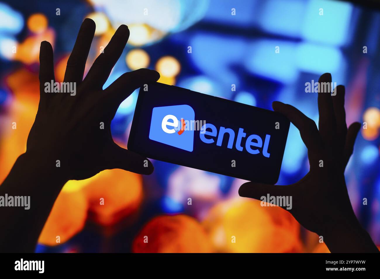 Dans cette illustration photo, le logo Entel est affiché sur l'écran d'un smartphone Banque D'Images