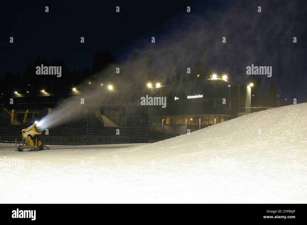 Canon à neige à Holmenkollbakken - Oslo - Norvège Banque D'Images