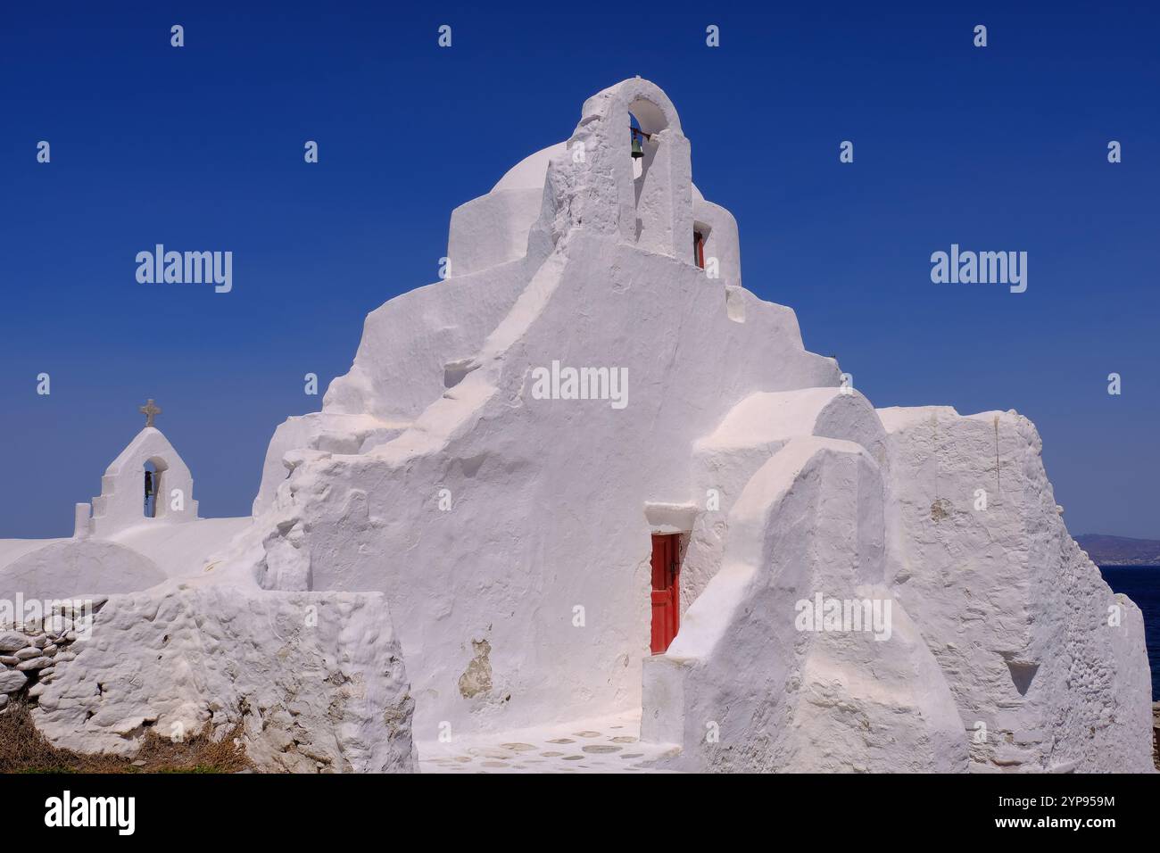 Mykonos, Mikonos : église de Panagia Paraportiani dans la vieille ville de Mykonos chora, île des Cyclades, Grèce Banque D'Images Mykonos, Mikonos : église de Panagia Paraportiani dans la vieille ville de Mykonos chora, île des Cyclades, Grèce Banque D'Images