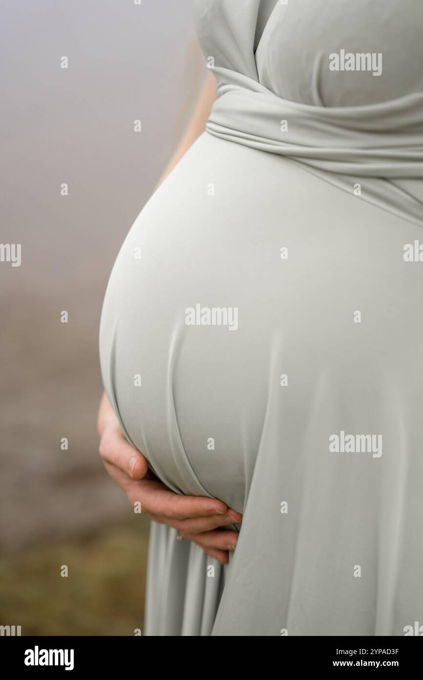 Robe vert clair maternité gros plan Banque D'Images