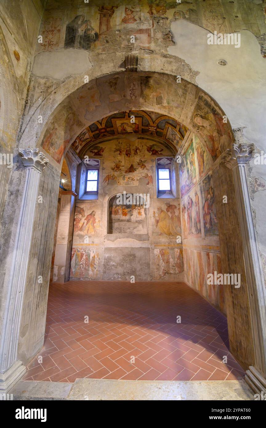 Brescia, Italie. Musée Santa Giulia, site classé au patrimoine mondial de l'UNESCO. Intérieur de la Basilique de San Salvatore Banque D'Images