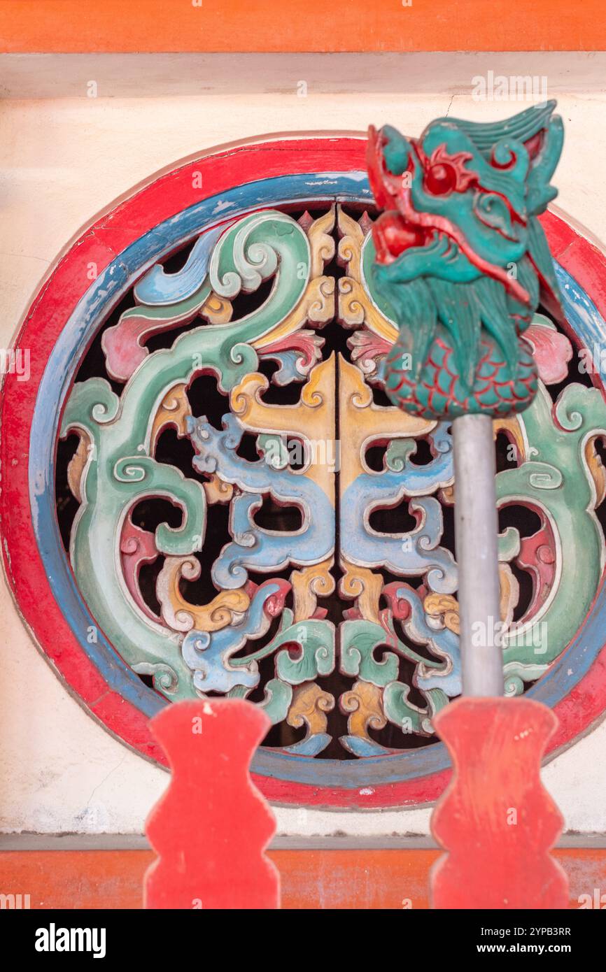 Sanctuaire de Rong Kueak ou Chao Hon Wong Kung, temple bouddhiste chinois. Bangkok, Thaïlande. Détails Banque D'Images