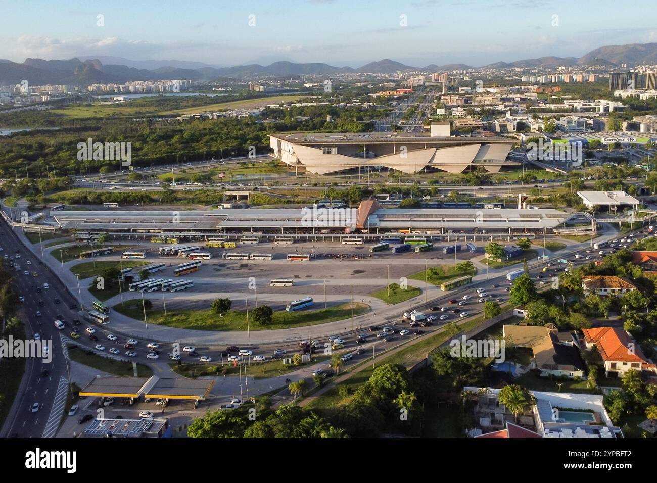 Rio de Janeiro, Brésil, 14 décembre 2022. Vue aérienne de la gare routière d'Alvorada, située dans le quartier de Barra da Tijuca, à l'ouest de l'ic Banque D'Images