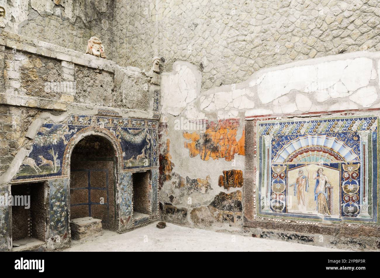 Maison de Neptune et Amphitrite. Ruines de la ville romaine enterrées par l'éruption du Vésuve en 79 après JC. Site archéologique d'Herculanum, Ercolano, Italie Banque D'Images