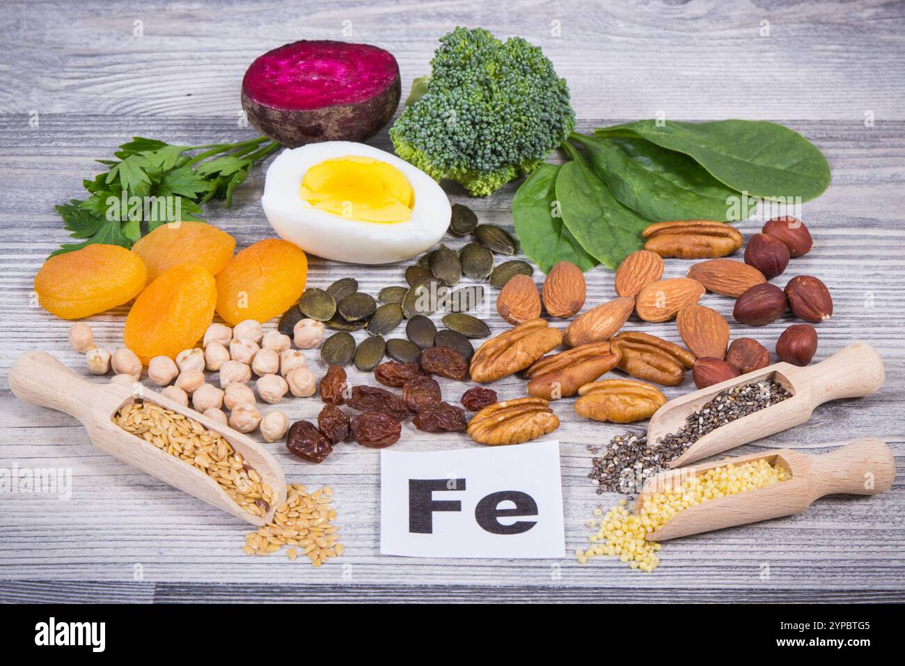 Ingrédients sains contenant du fer naturel, des minéraux et des vitamines. Meilleur aliment pour lutter contre l'anémie Banque D'Images