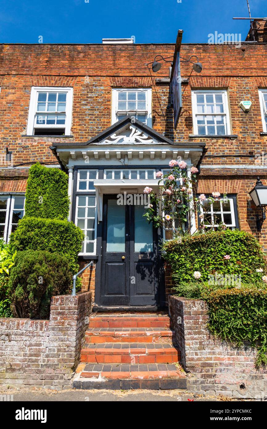 Porte latérale du bâtiment de pub Shoulder of Mutton, Wendover, Buckinghamshire, Angleterre Banque D'Images