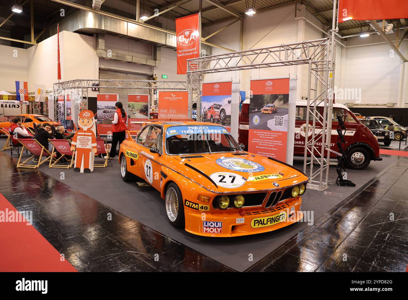 DATE RECORD NON INDIQUÉE Essen GER, Essen Motor Show, 29.11.2024 Messestand des AVD mit einem BMW 3,0 CSL aus der Deutschen Rennsport Meisterschaft GER, Essen Motor Show, 29.11.2024 *** Essen GER, Essen Motor Show, 29 11 2024 stand d'exposition AVD avec une BMW 3 0 CSL du championnat allemand de course GER, Essen Motor Show, 29 11 2024 Copyright : xEibner-Pressefoto/JuergenxAugstx EP JAT Banque D'Images
