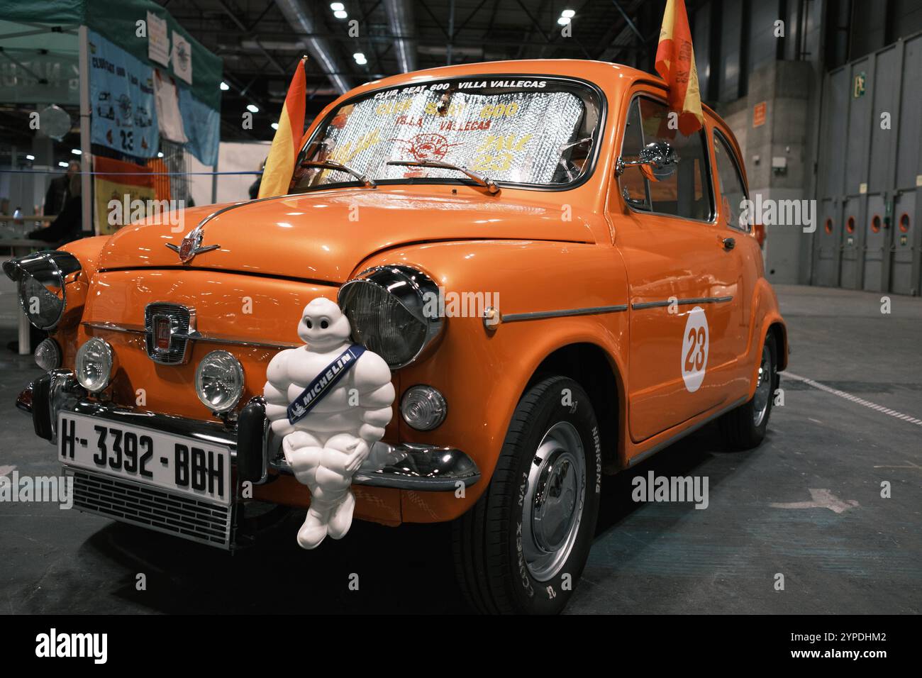 Voitures de collection pendant le salon Retromóvil à Ifema Madrid, 29 novembre 2024 Espagne Banque D'Images