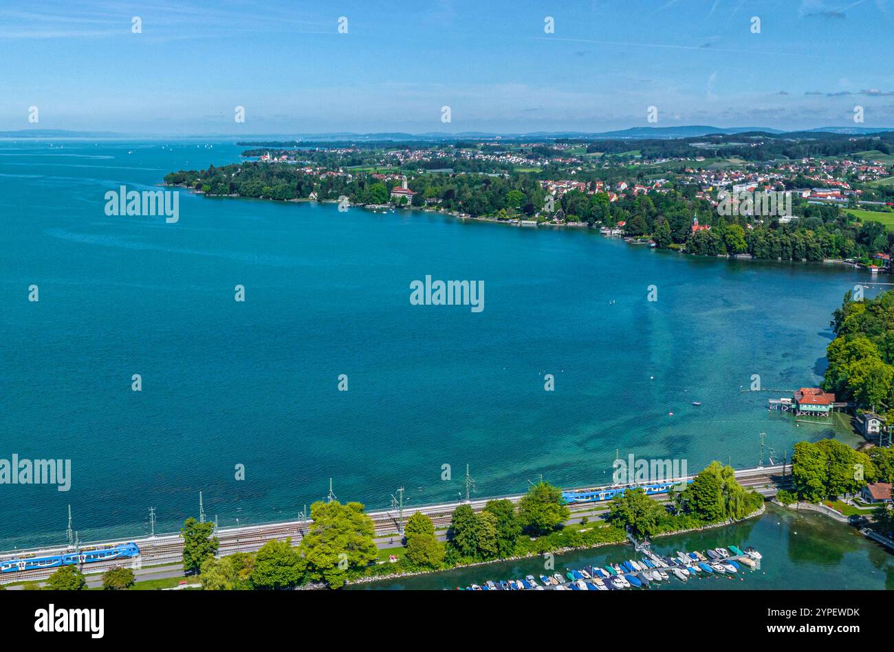 Sommer am bayerischen Bodensee rund um Lindau-Insel Ausblick auf Lindau am Bodensee an einem sonnigen Tag im Juli Lindau Kleiner See Bayern Deutschlan Banque D'Images