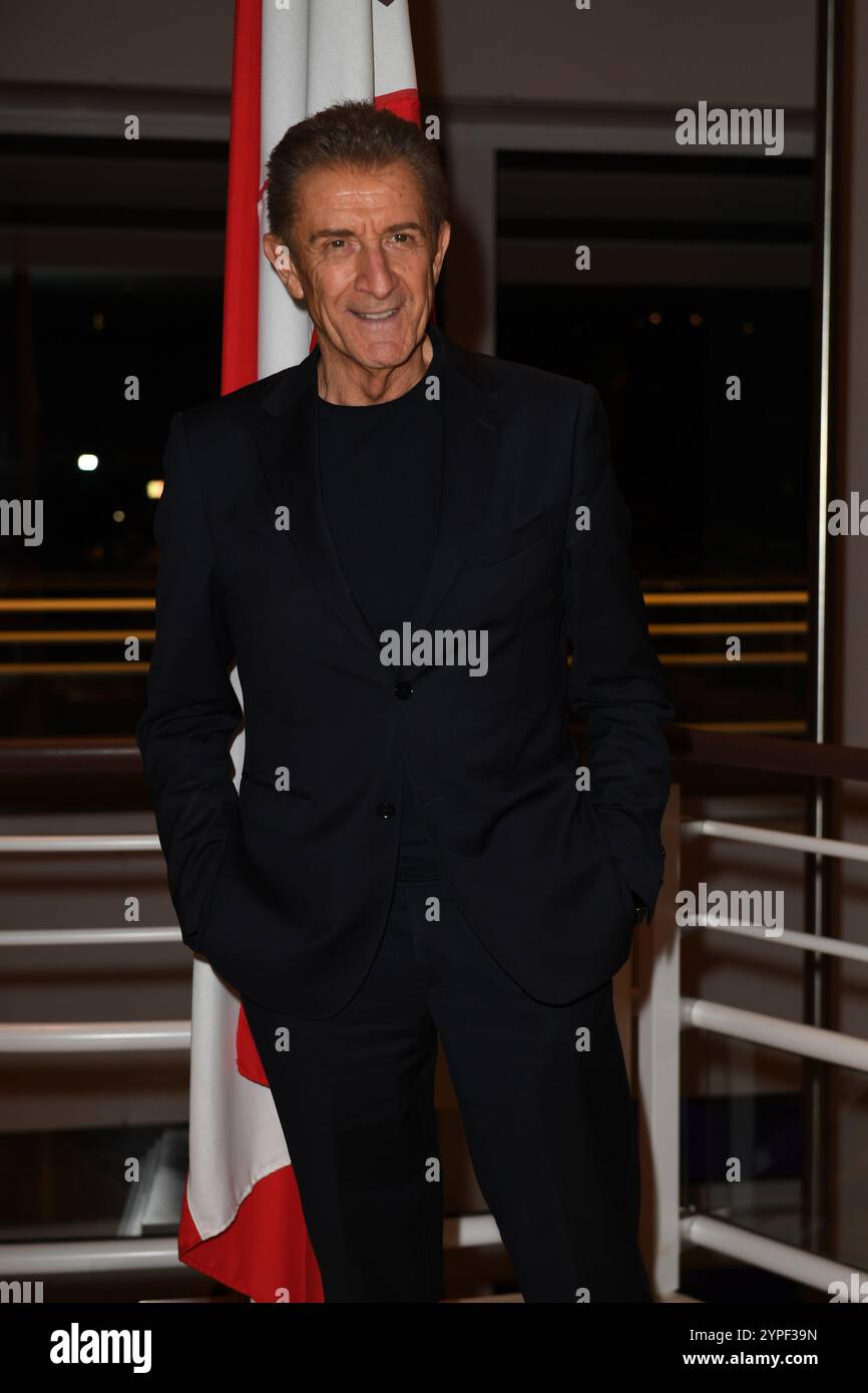 Monaco, Monaco. 29 novembre 2024. Arrivée d'Ezio Greggio au gala yacht club monaco lors du 21ème Festival de Comédie de Monte-Carlo 29 nov. 2024 crédit : Media Pictures/Alamy Live News Banque D'Images