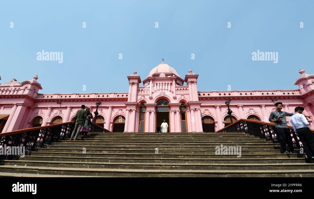 Le Musée Ahsan Manzil dans l'ancien palais du Nawab de Dhaka dans le vieux Dhaka, Bangladesh. Banque D'Images