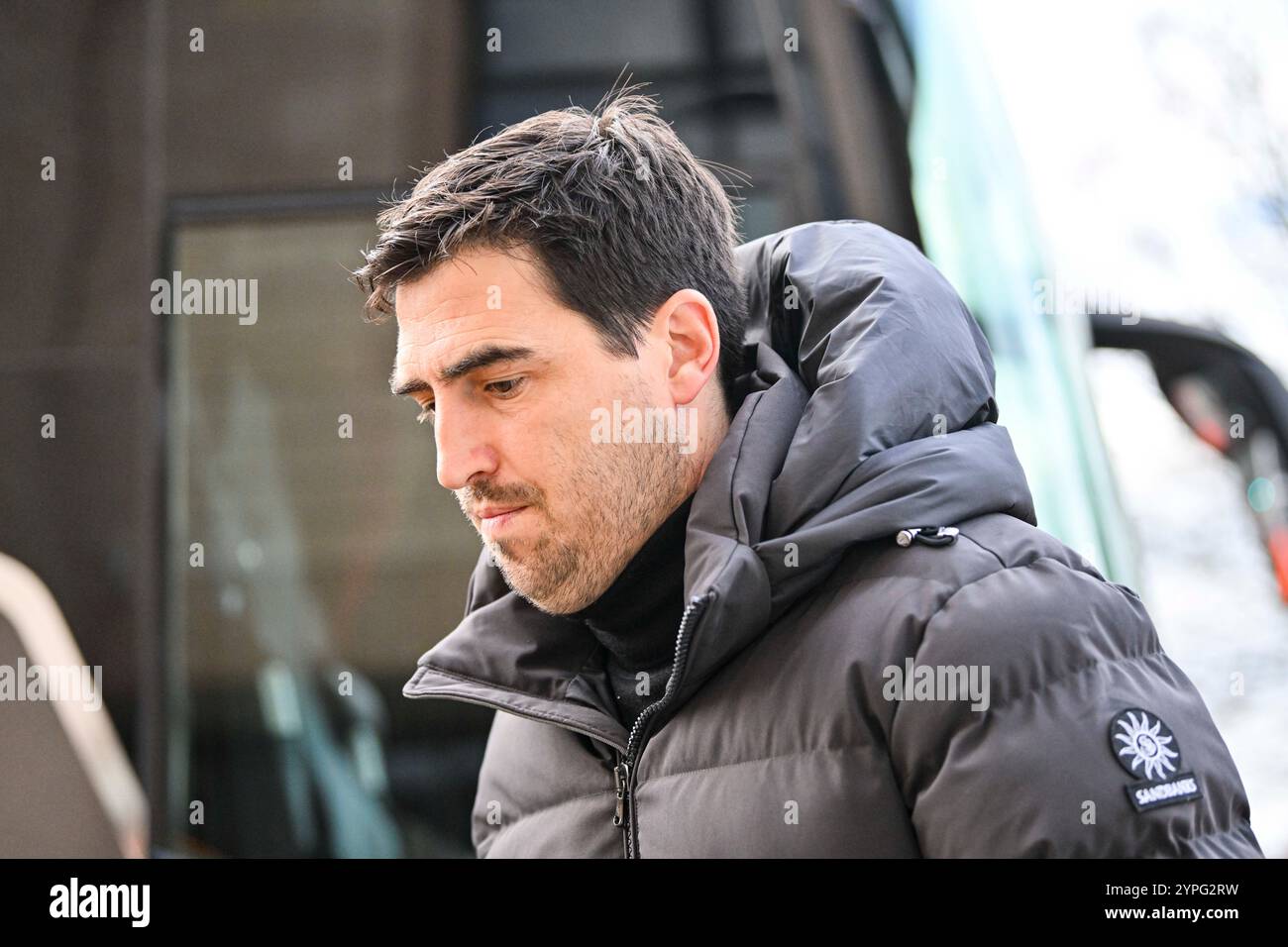 30 novembre 2024 ; stade Molineux, Wolverhampton, West Midlands, Angleterre; premier League Football, Wolverhampton Wanderers contre Bournemouth ; le manager de Bournemouth Andoni Iraola arrive à Molineux Banque D'Images