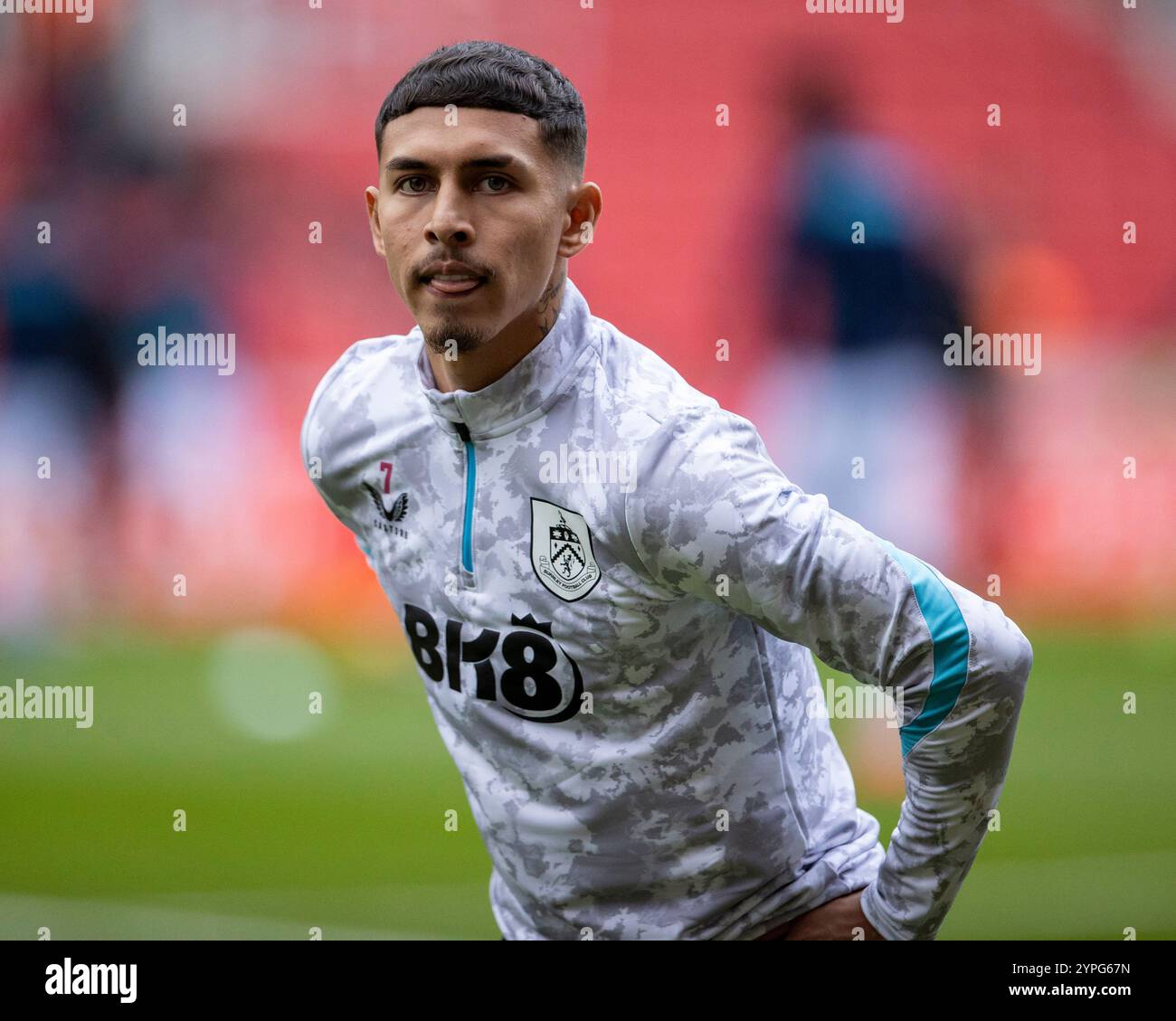 30 novembre 2024 ; Bet365 Stadium, Stoke, Staffordshire, Angleterre; EFL Championship Football, Stoke City contre Burnley ; Jeremy Sarmiento de Burnley pendant l'échauffement Banque D'Images