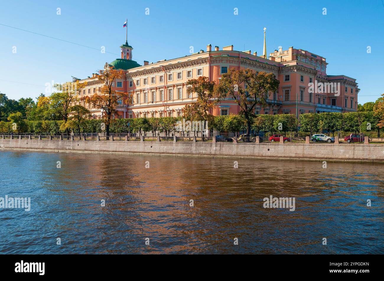 ST. PETERSBURG, RUSSIE - 05 SEPTEMBRE 2021 : Mikhailovsky (ingénierie) château dans le centre historique de Pétersbourg, Russie Banque D'Images