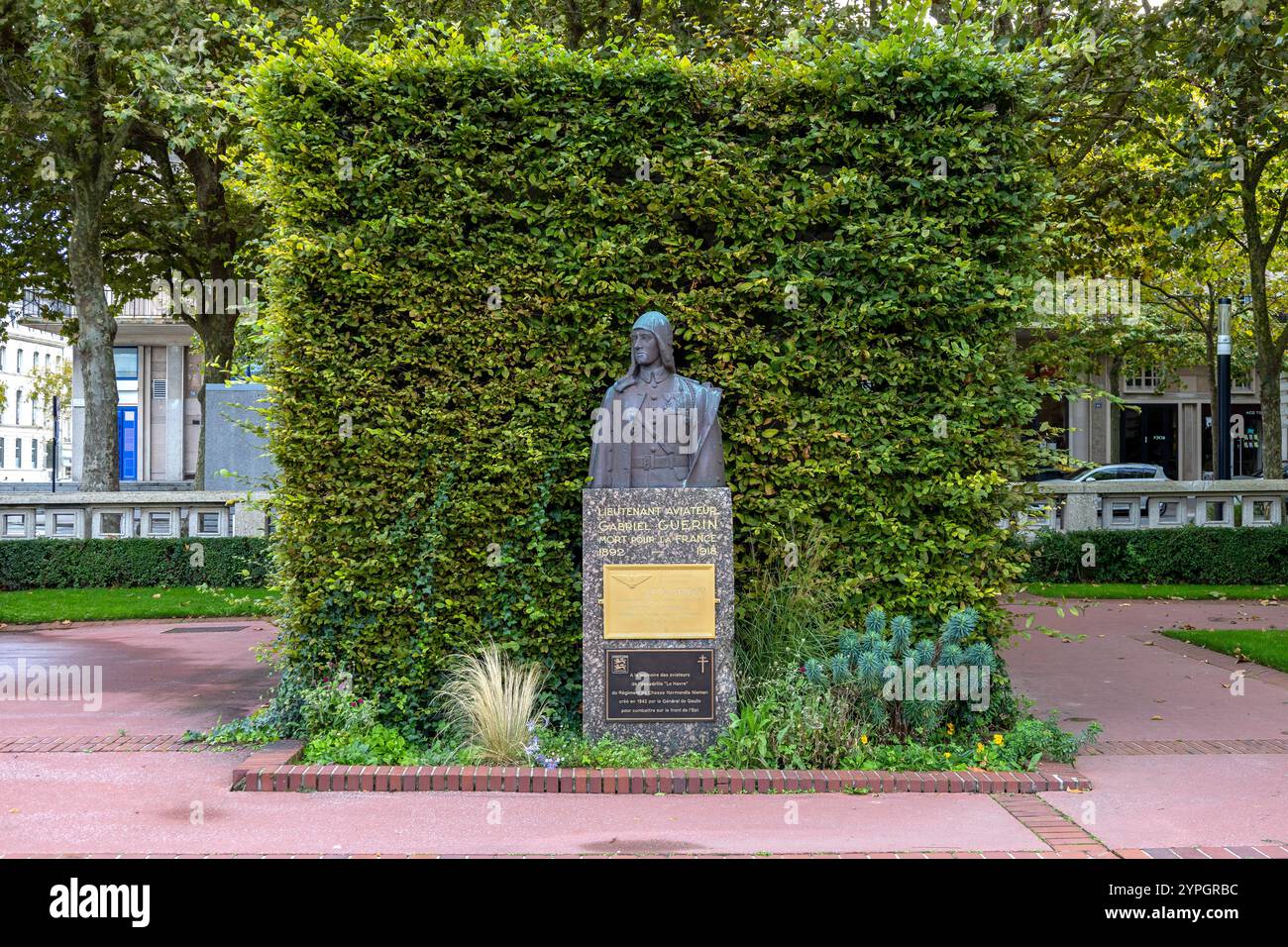 Monument Statue au lieutenant Gabriel Guérin pilote de la première Guerre mondiale chasseur français Ace, Hôtel de ville du Havre France Banque D'Images