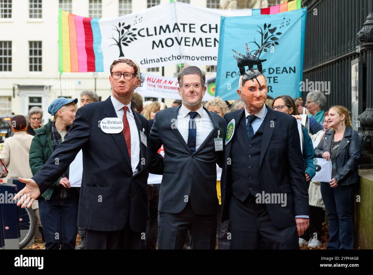 Londres, Royaume-Uni. 30 novembre 2024. Les activistes du Climate Choir Movement organisent une manifestation à l'intérieur du British Museum contre l'accord de parrainage de PB avec le musée. Crédit : Andrea Domeniconi/Alamy Live News Banque D'Images