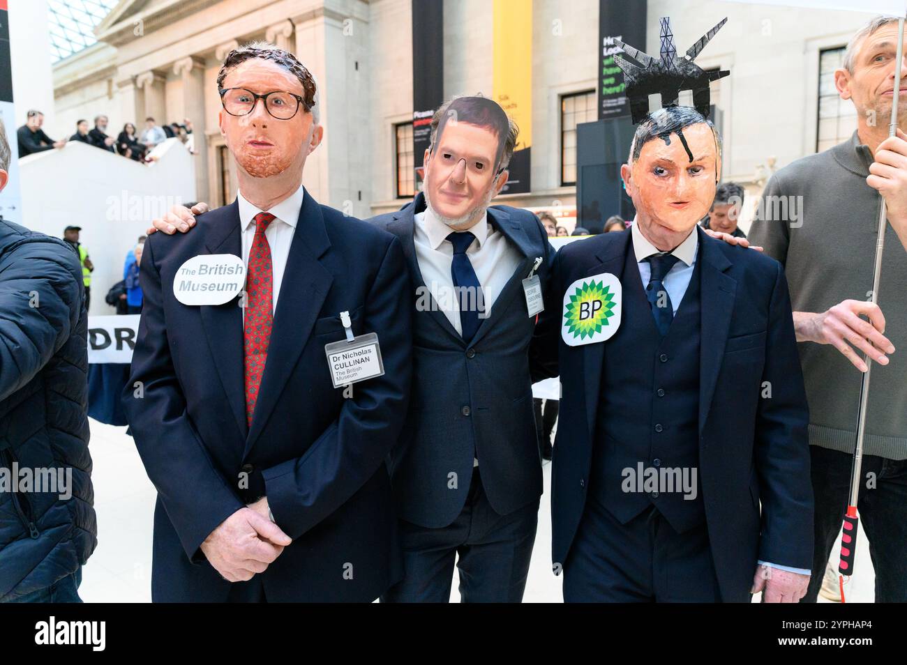 Londres, Royaume-Uni. 30 novembre 2024. Les activistes du Climate Choir Movement organisent une manifestation à l'intérieur du British Museum contre l'accord de parrainage de PB avec le musée. Crédit : Andrea Domeniconi/Alamy Live News Banque D'Images