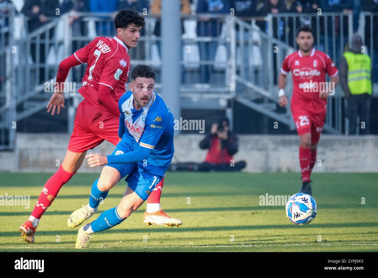 Brixia, Italie. 30 novembre 2024. Niccolo Corrado du Brescia Calcio FC lors du match de championnat italien de Serie B entre Brescia Calcio et SSC Bari au stade Mario Rigamonti le 30 novembre 2024, Brixia, Italie. Crédit : Roberto Tommasini/Alamy Live News Banque D'Images