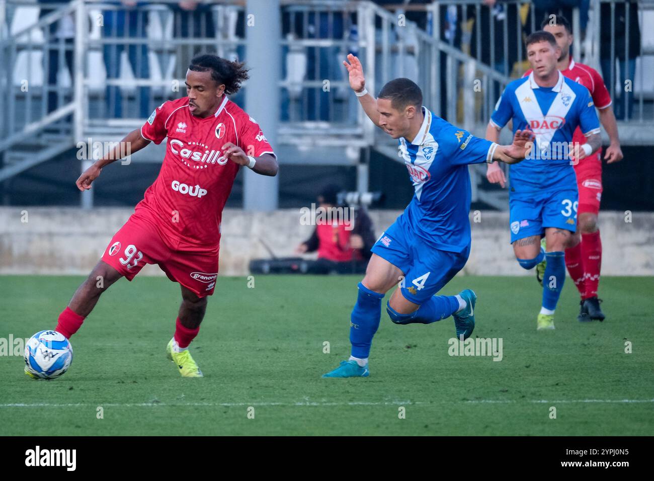 Brixia, Italie. 30 novembre 2024. Mehdi Dorval de SSC Bari lors du match de championnat italien de Serie B entre Brescia Calcio et SSC Bari au stade Mario Rigamonti le 30 novembre 2024, Brixia, Italie. Crédit : Roberto Tommasini/Alamy Live News Banque D'Images