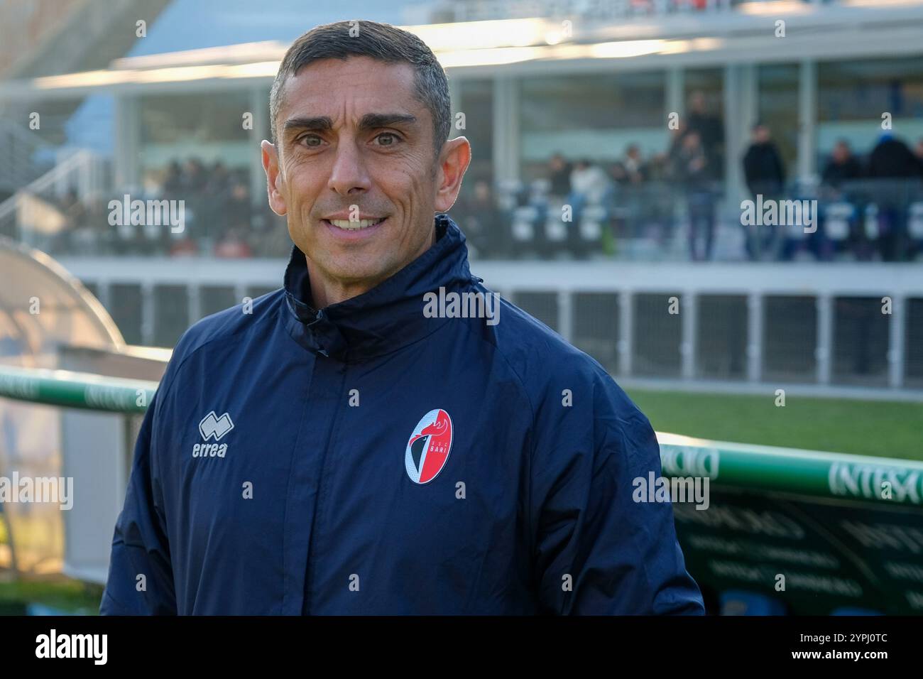 Brixia, Italie. 30 novembre 2024. Moreno Longo entraîneur-chef de la SSC Bari lors du match de championnat italien de Serie B entre Brescia Calcio et la SSC Bari au stade Mario Rigamonti le 30 novembre 2024, Brixia, Italie. Crédit : Roberto Tommasini/Alamy Live News Banque D'Images