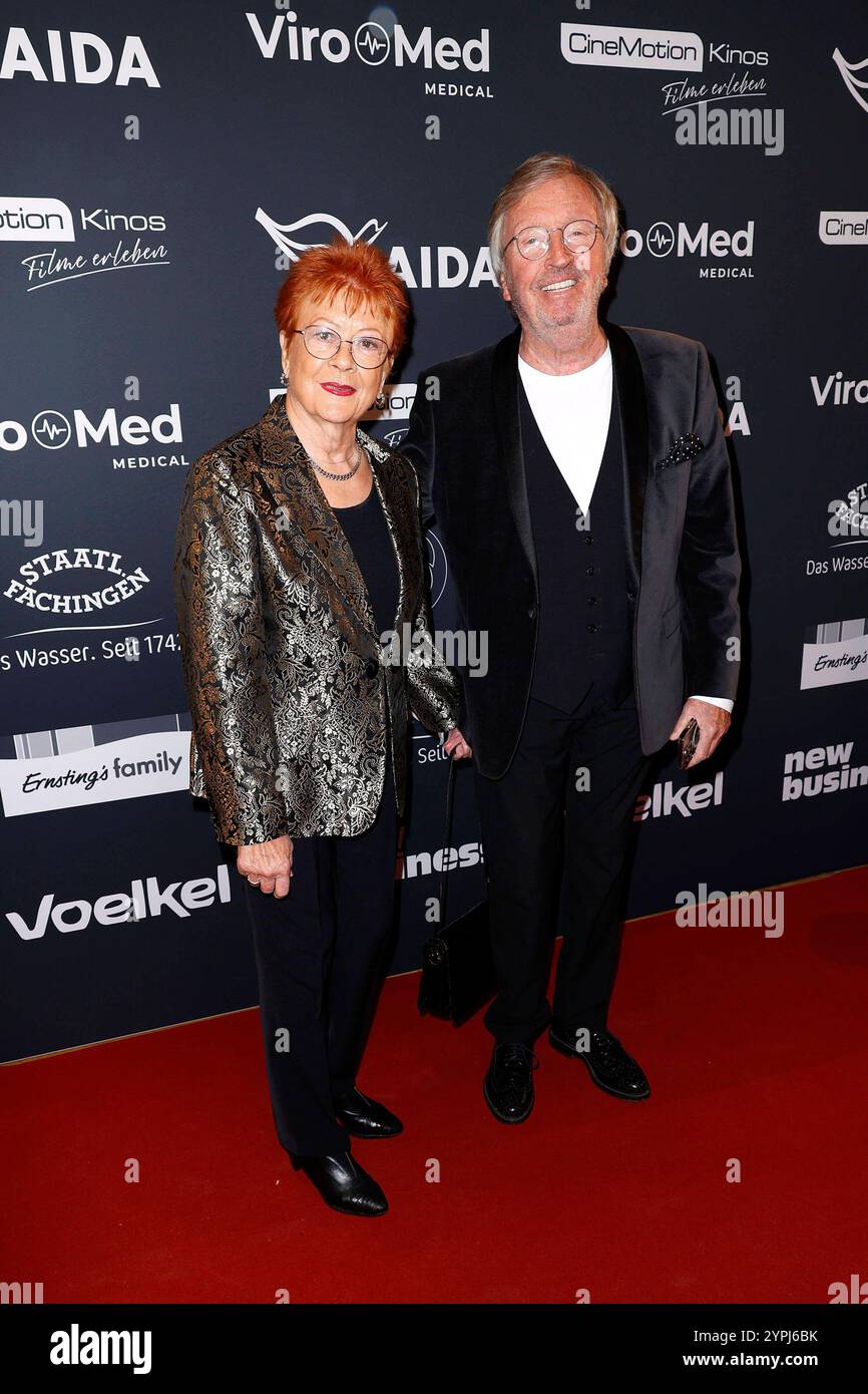 Werner Schulze Erdel und Seine Ehefrau Sybille beim Movie Meets Media Event AM 30.11.2024 à Hambourg Movie Meets Media Event à Hambourg *** Werner Schulze Erdel et sa femme Sybille à l'événement Movie Meets Media Event du 30 11 2024 à Hambourg Movie Meets Media Event à Hambourg Banque D'Images