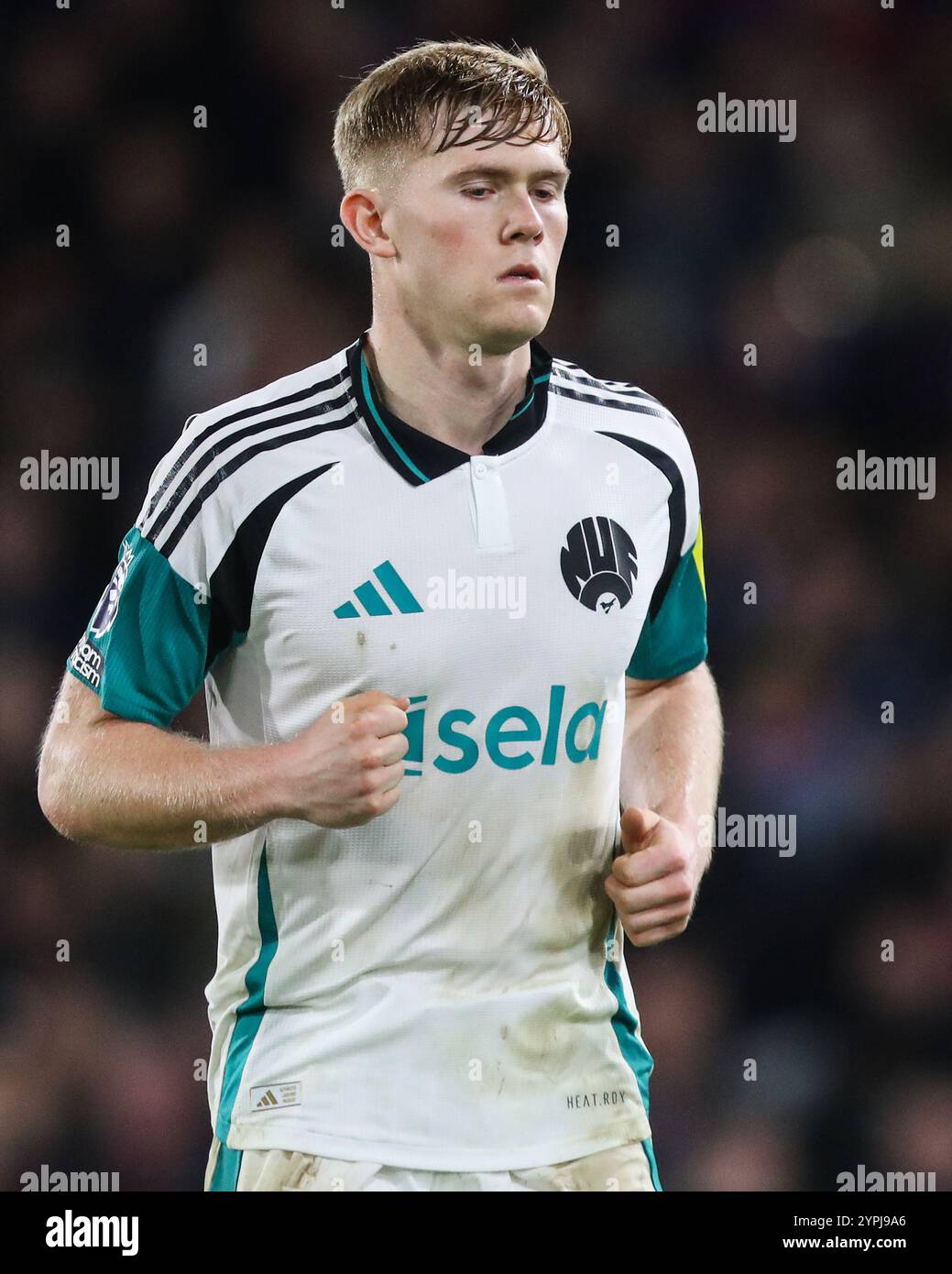 Londres, Royaume-Uni. 30 novembre 2024. Lewis Hall de Newcastle United lors du match de premier League Crystal Palace vs Newcastle United à Selhurst Park, Londres, Royaume-Uni, 30 novembre 2024 (photo par Gareth Evans/News images) à Londres, Royaume-Uni le 30/11/2024. (Photo de Gareth Evans/News images/SIPA USA) crédit : SIPA USA/Alamy Live News Banque D'Images