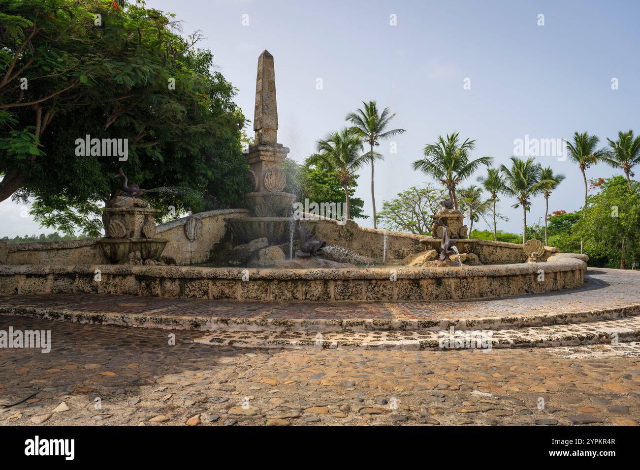 Cascade d'Altos de Chavon, une attraction touristique, recréation d'un ancien village de style méditerranéen à la Romana près de la rivière Chavon, voyage dans les Caraïbes Banque D'Images