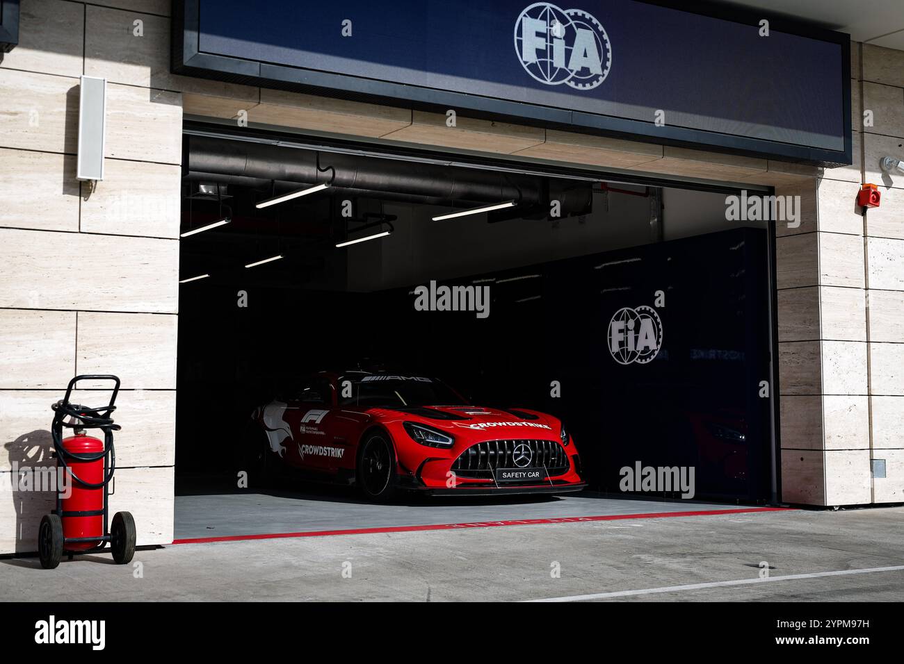 FIA Mercedes-AMG GT Black Series Safety car lors du Grand Prix de formule 1 Qatar Airways Qatar 2024, 23ème manche du Championnat du monde de formule 1 2024 du 29 novembre au 1er décembre 2024 sur le circuit international de Lusail, à Lusail, Qatar Banque D'Images