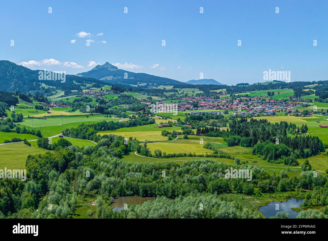 Vue sur le quartier des lacs de Allgäu autour du Grüntensee près de Wertach Banque D'Images