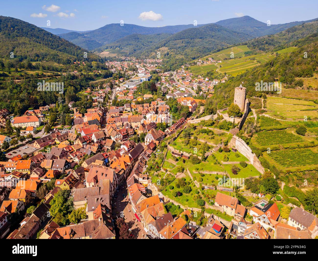 Vue aérienne sur Kaysersberg, Alsace, France Banque D'Images